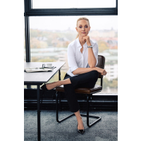 MODERN TROUSER WOMAN