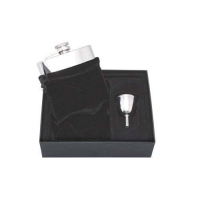 Zestaw z piersiówką i nalewakiem